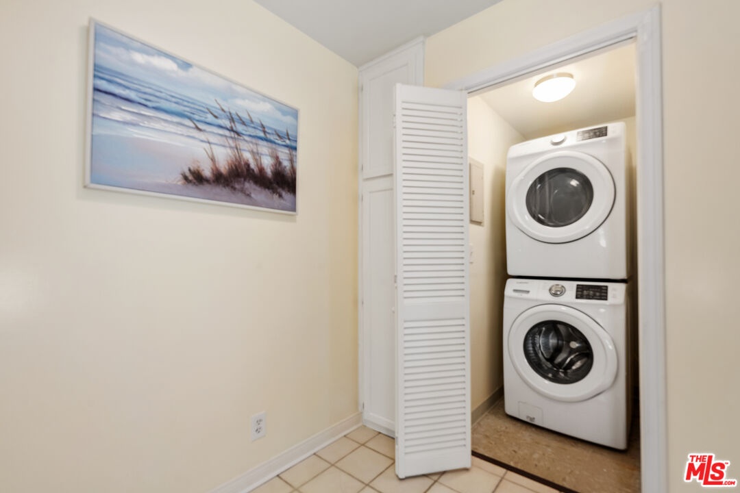 IN CONDO LAUNDRY