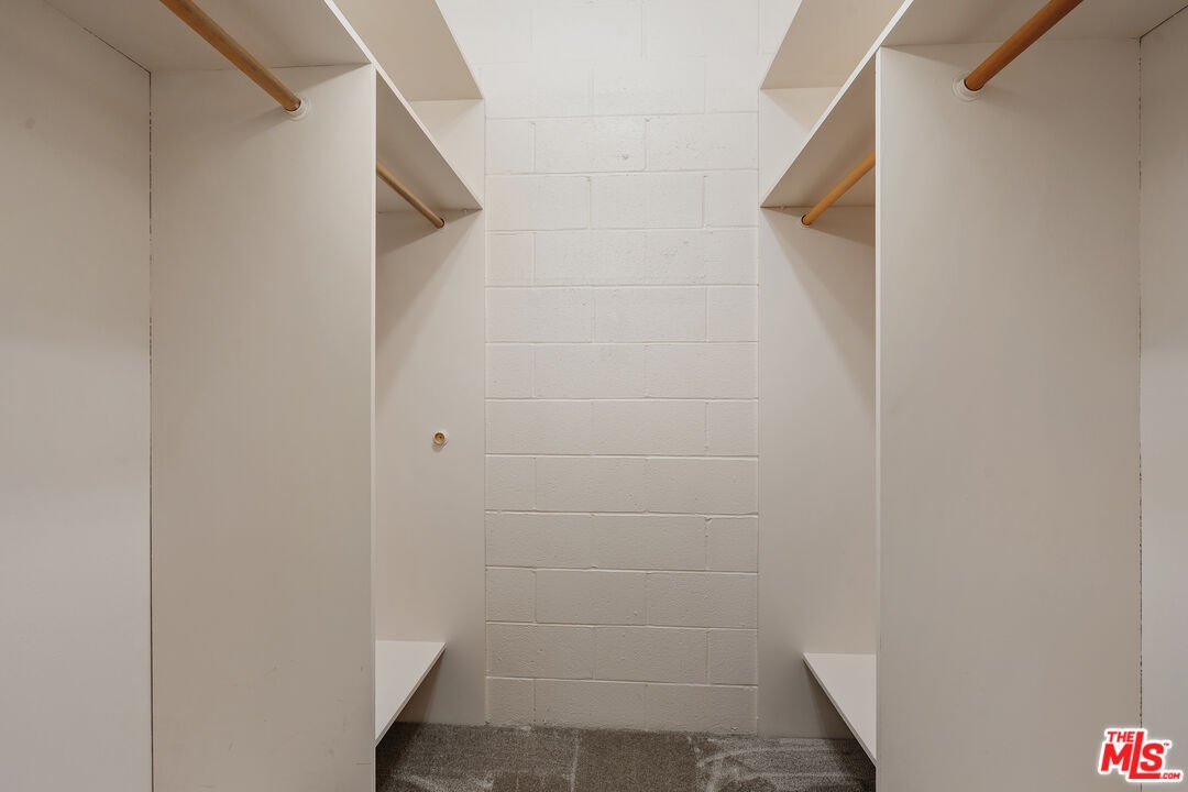SAMPLE OF THE LARGE CLOSET WIT