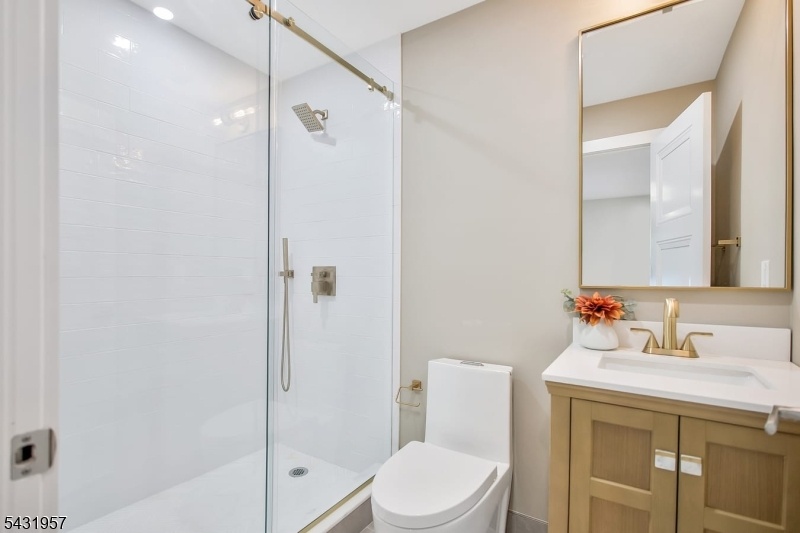 2nd bedroom bathroom