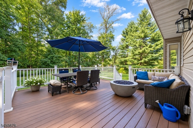 Private Deck