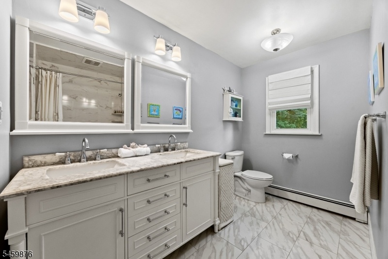 2nd Floor Main Bath