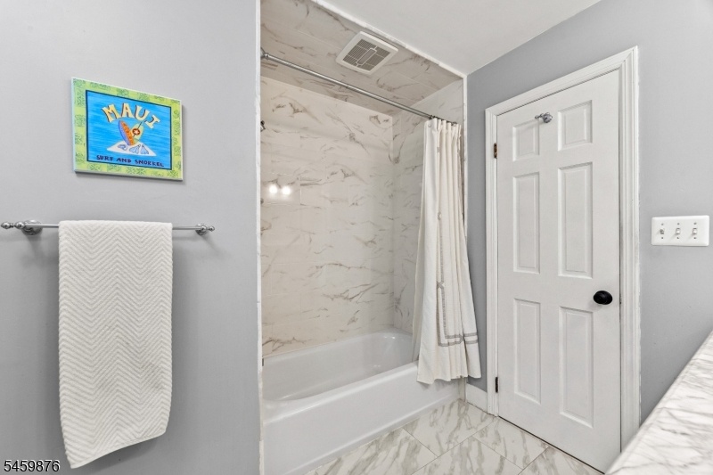 2nd Floor Main Bath