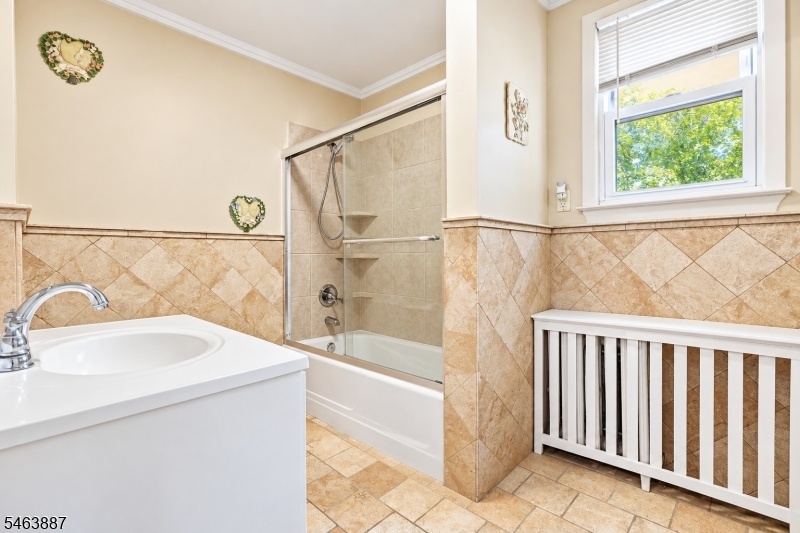 2nd Bathroom
