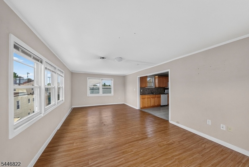 Living room / dining room