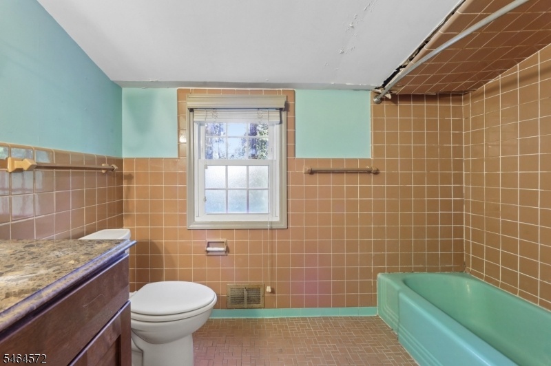 2nd floor bath