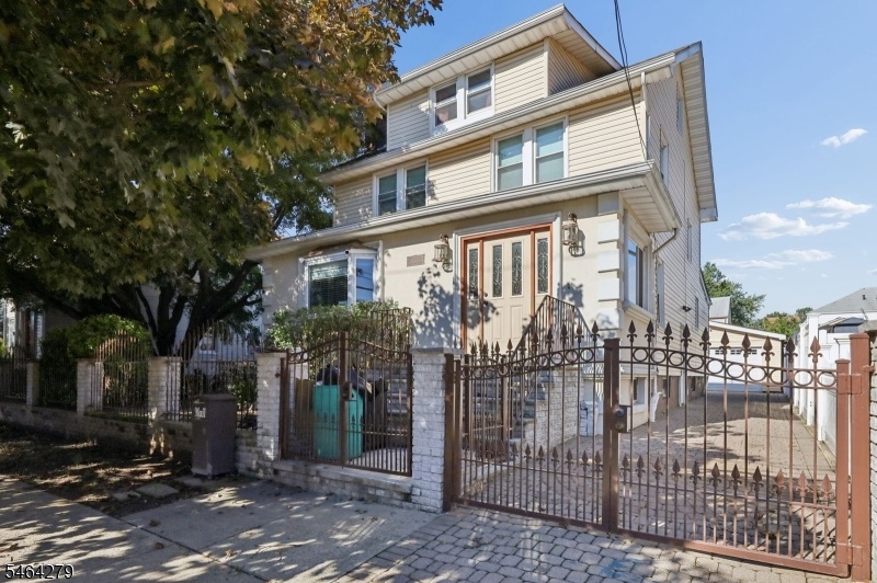 MORE FRONT VIEW WITH GATE