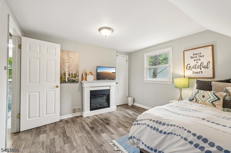 2nd floor bedroom
