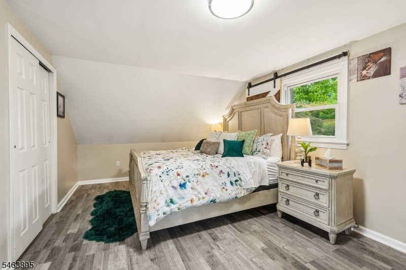 2nd floor bedroom