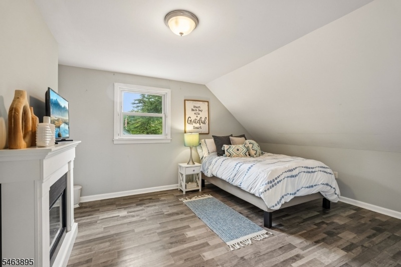 2nd floor bedroom