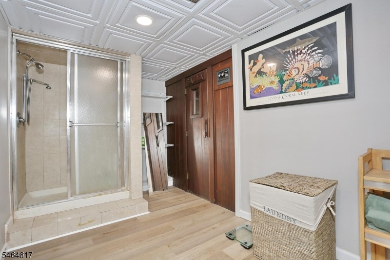 Shower/Sauna