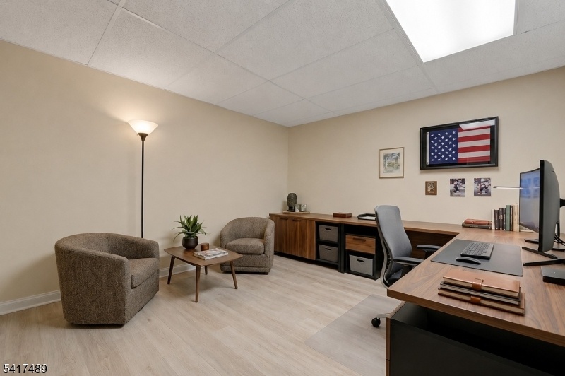 Lower Level Office Virtual Stg