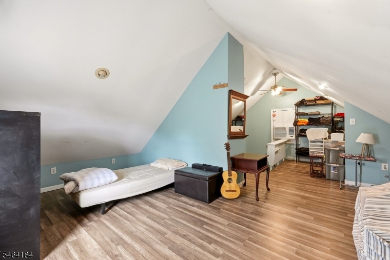 Bedroom4