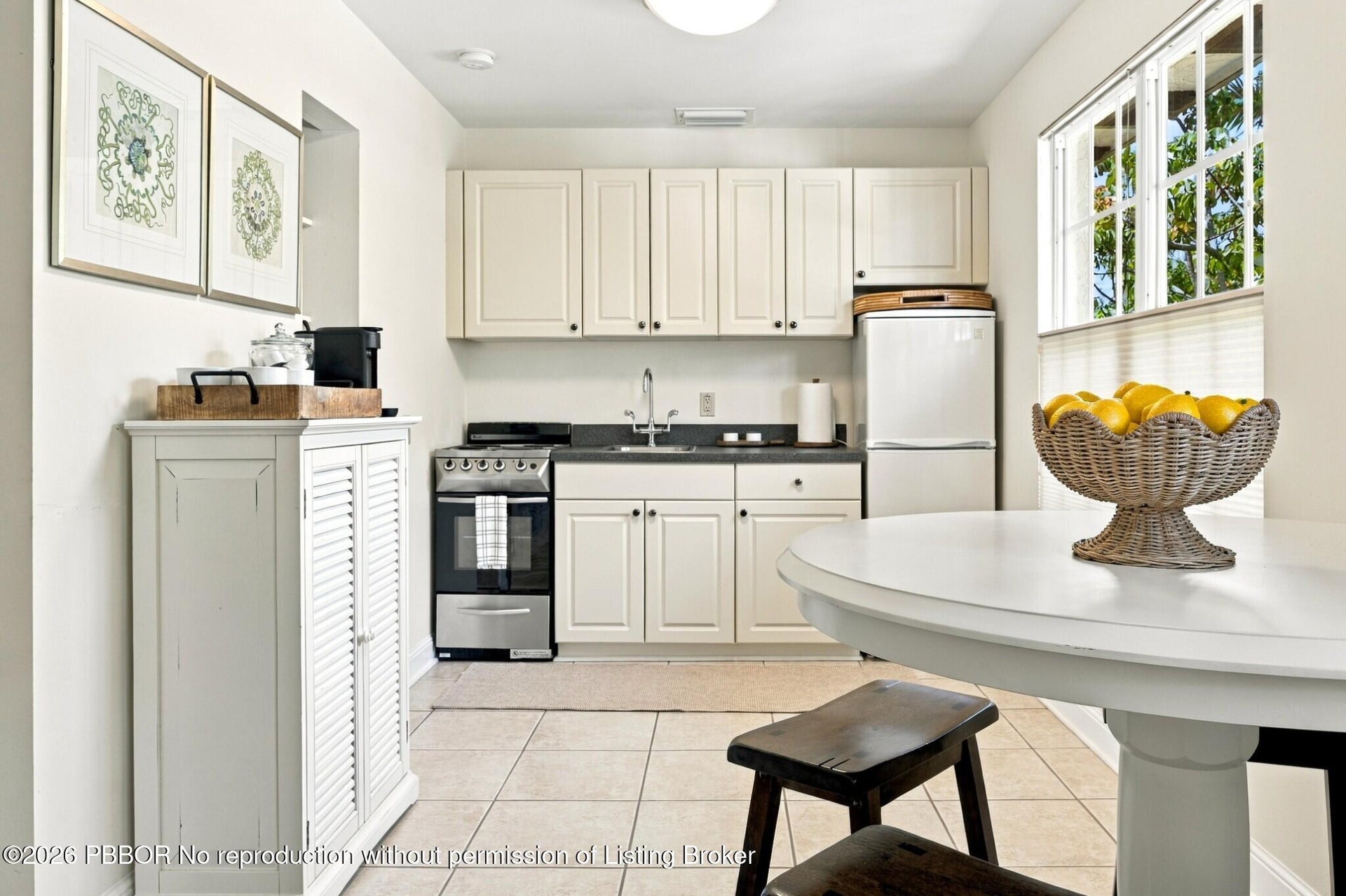 Guest House Kitchenette