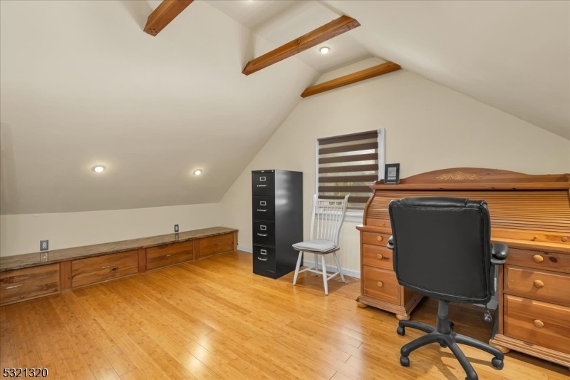 Bedroom/Office