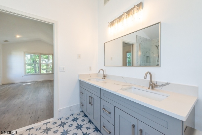MASTER BATH I