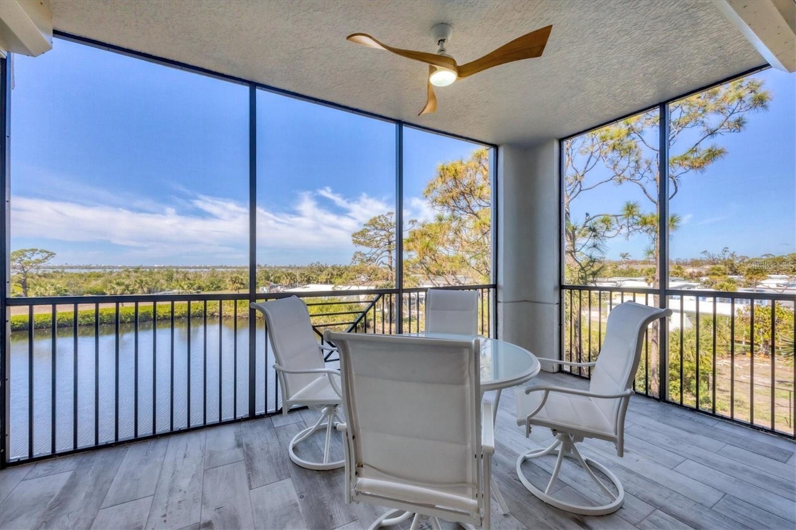 Screened in Lanai