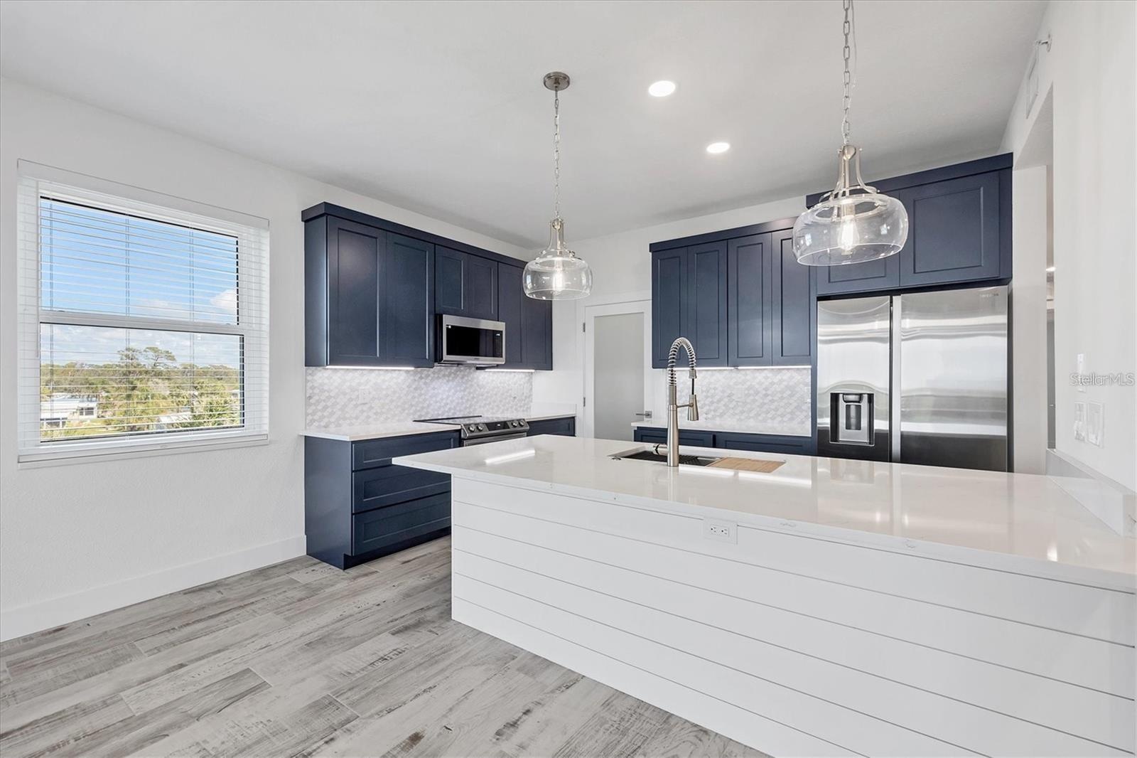 Breakfast Bar to Kitchen
