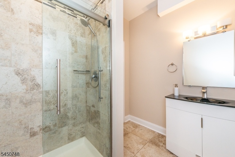 BATHROOM/BASEMENT