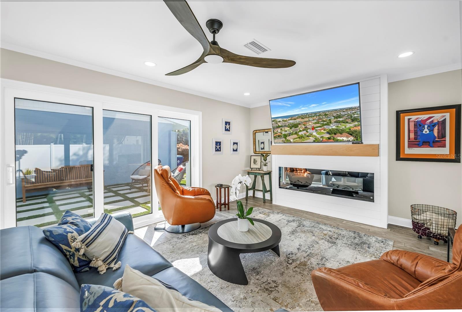 You are surrounded by the outdoors even as you snuggle up to the fireplace!