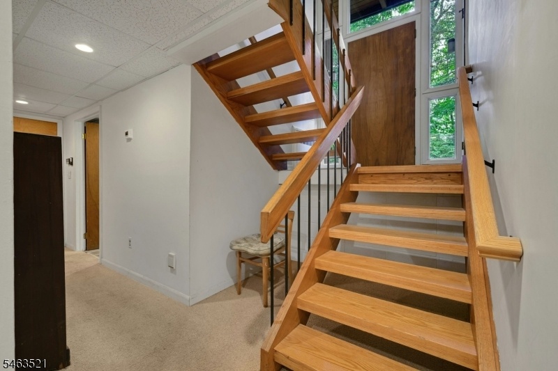 stairs to 1st floor