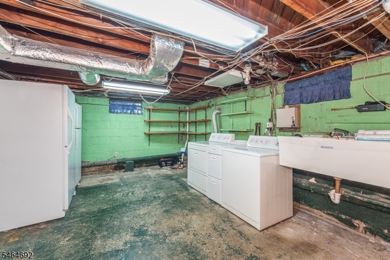 Laundry Room (Basement)