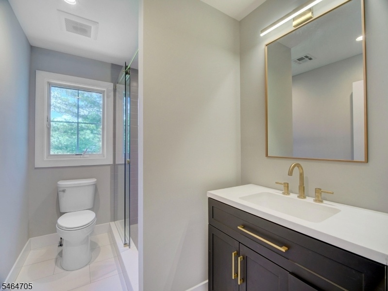 Princess Suite Full Bath