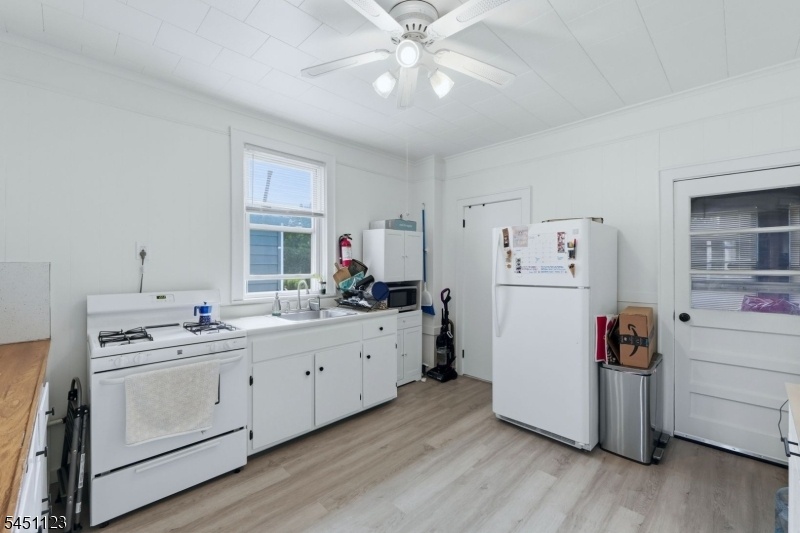 2nd floor kitchen