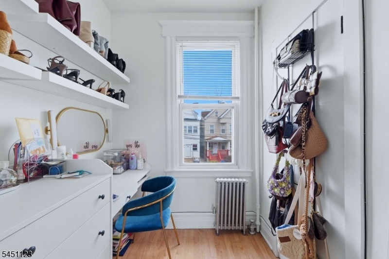 Walk in closet