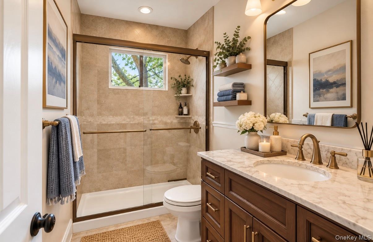 VIRTUALLY STAGED — PAINT COLOR HAS BEEN VIRTUALLY CHANGED AND DÉCOR HAS BEEN ADDED TO SHOW THE POSSIBILITIES.