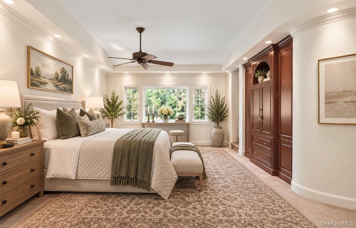 VIRTUALLY STAGED — PAINT COLOR HAS BEEN VIRTUALLY CHANGED AND DÉCOR HAS BEEN ADDED TO SHOW THE POSSIBILITIES.