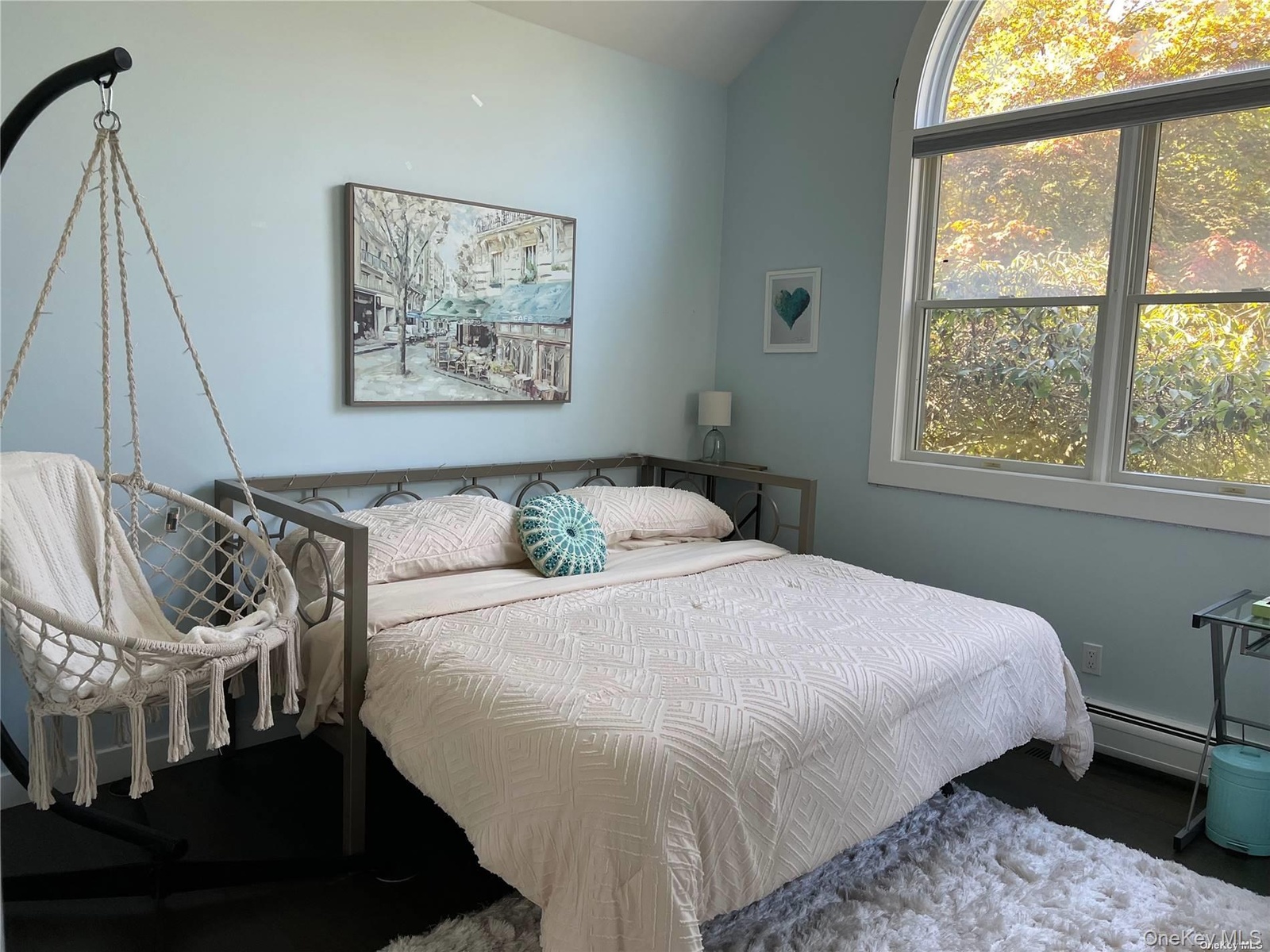 King Guest bed