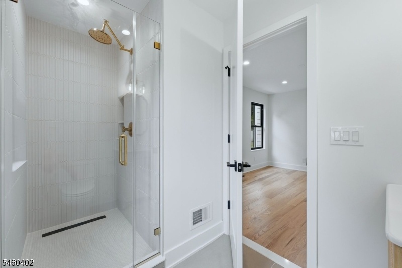 Guest Bath 2