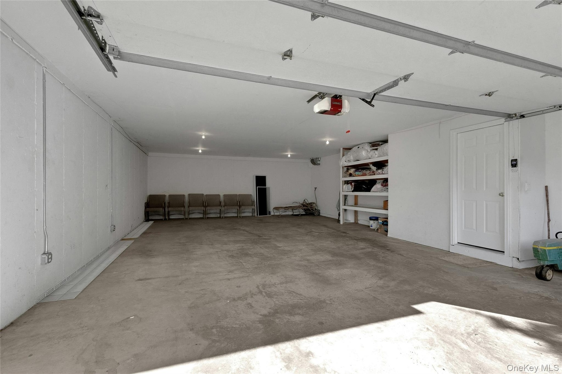 Garage for 4 cars