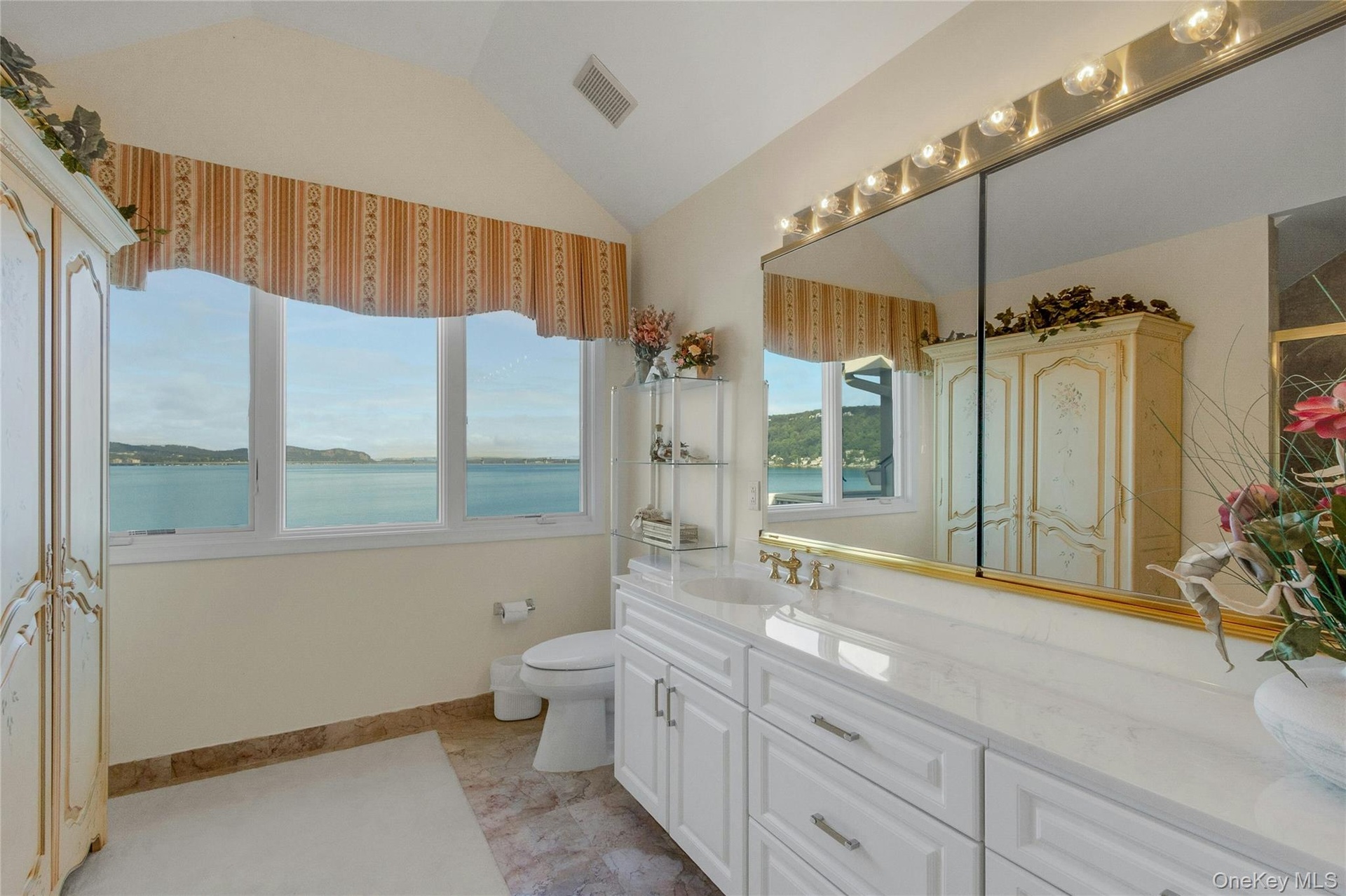 Full Bath 2nd floor