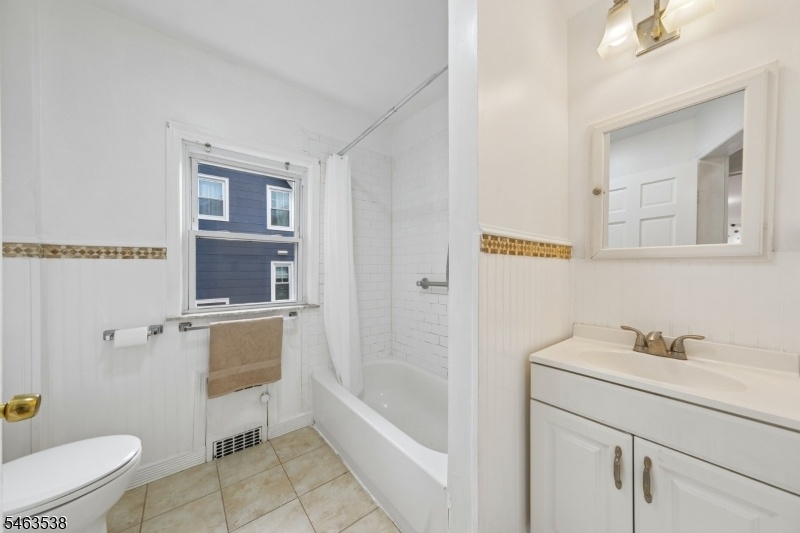 Main Full Bathroom