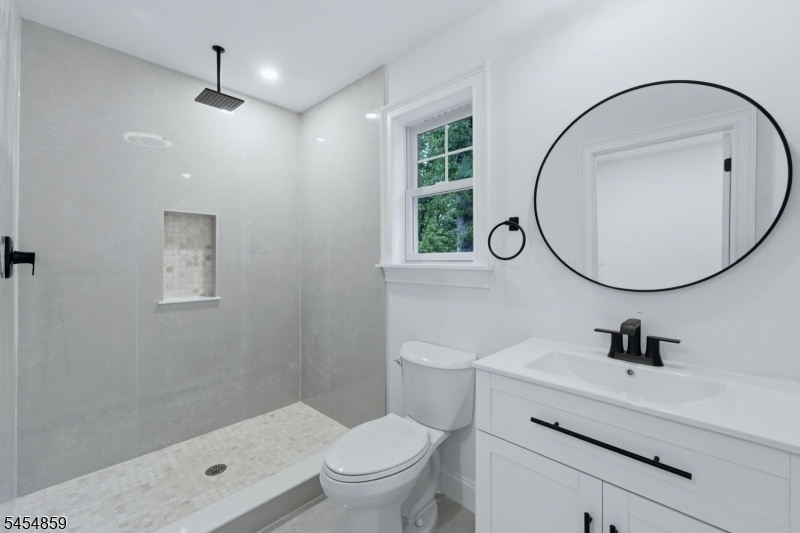 2nd floor 2nd bathroom