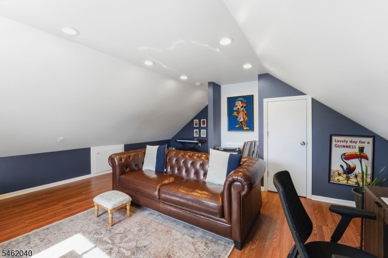 Bedroom 4 / Office