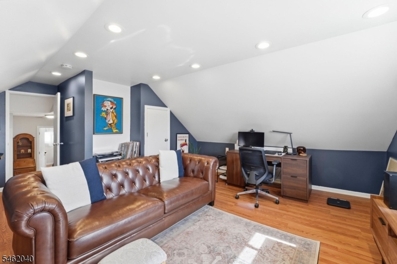 Bedroom 4 / Office