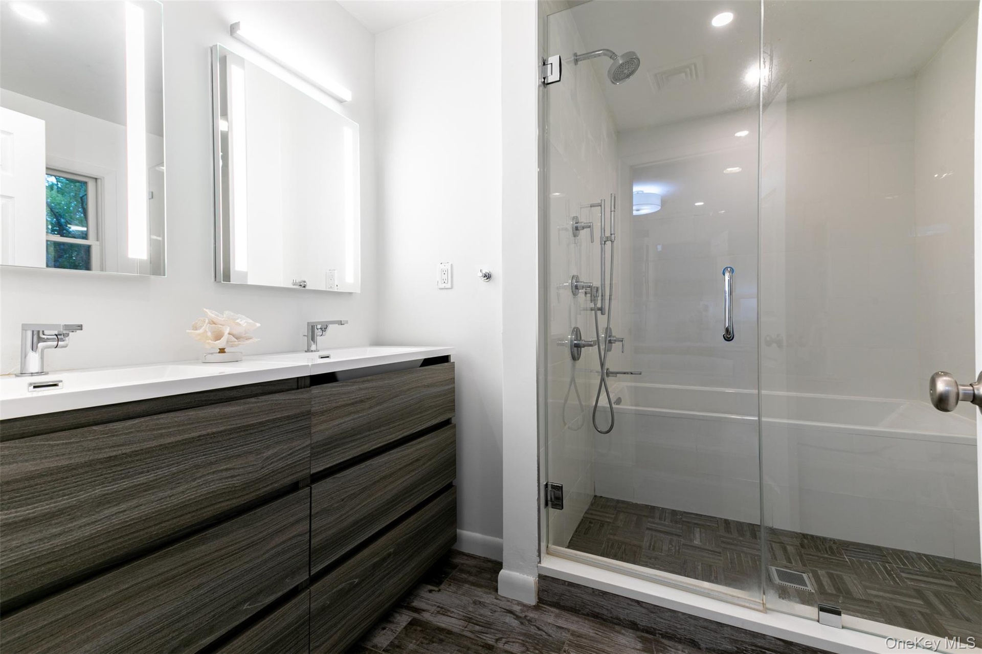 Master Bathroom Room