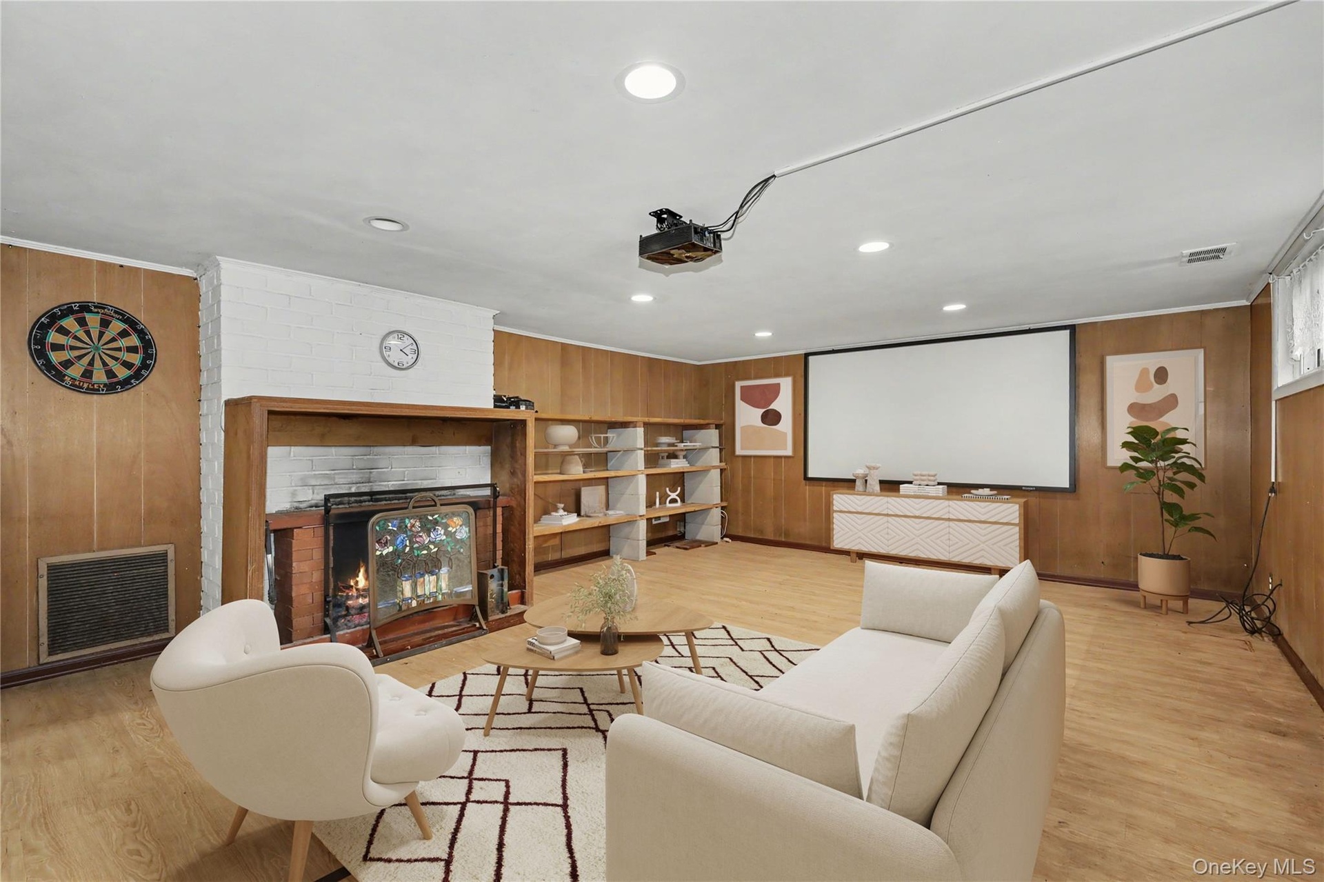 Virtually family room