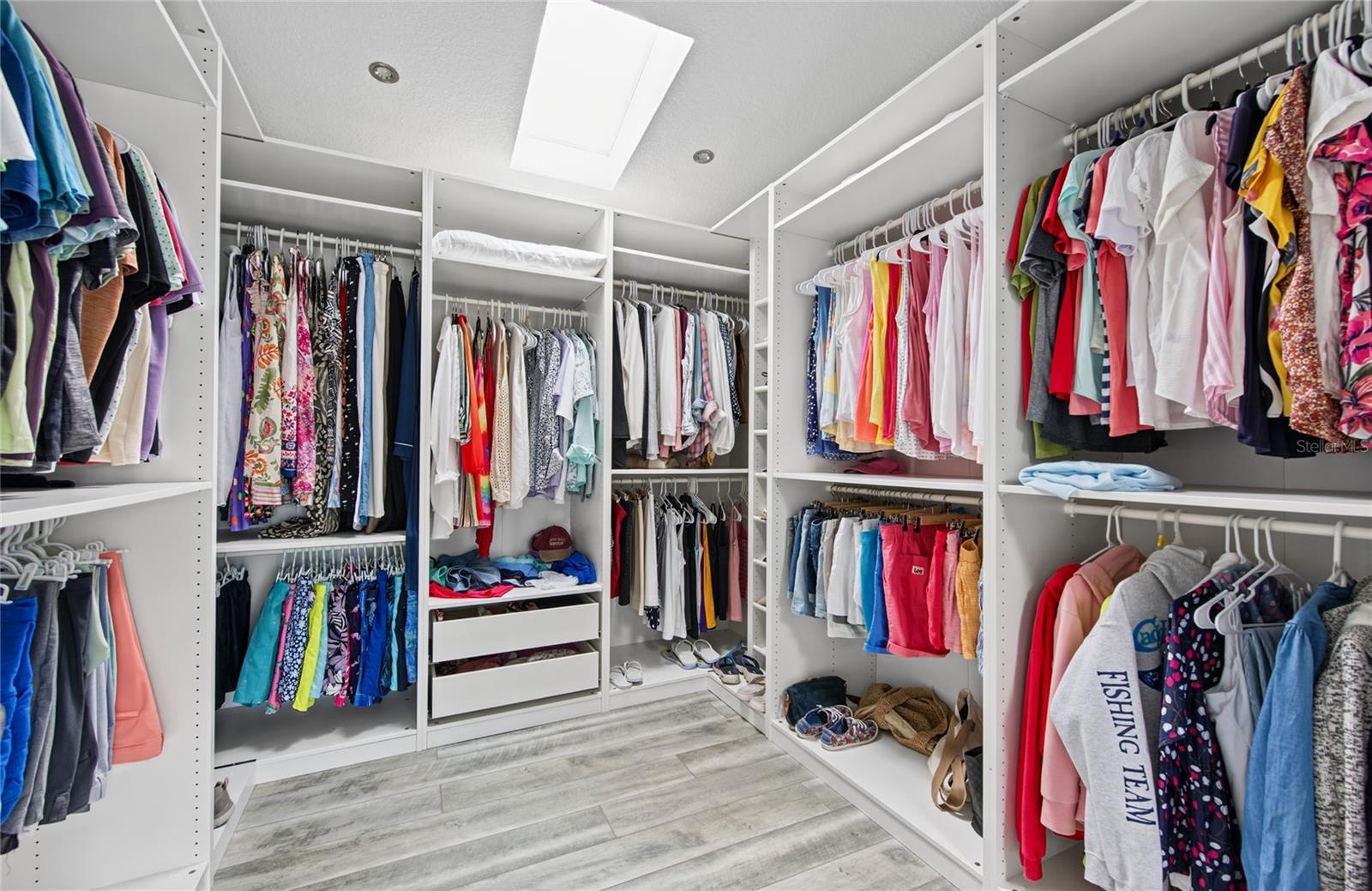 544 Lillian Dr, Madeira Beach  Primary bedroom  closet