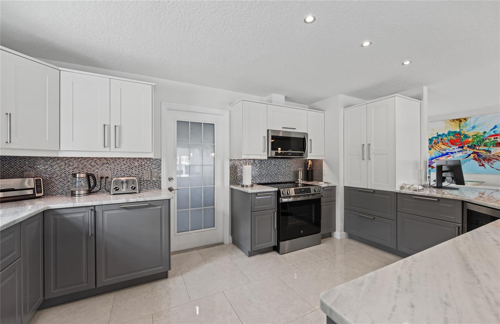 544 Lillian Dr, Madeira Beach