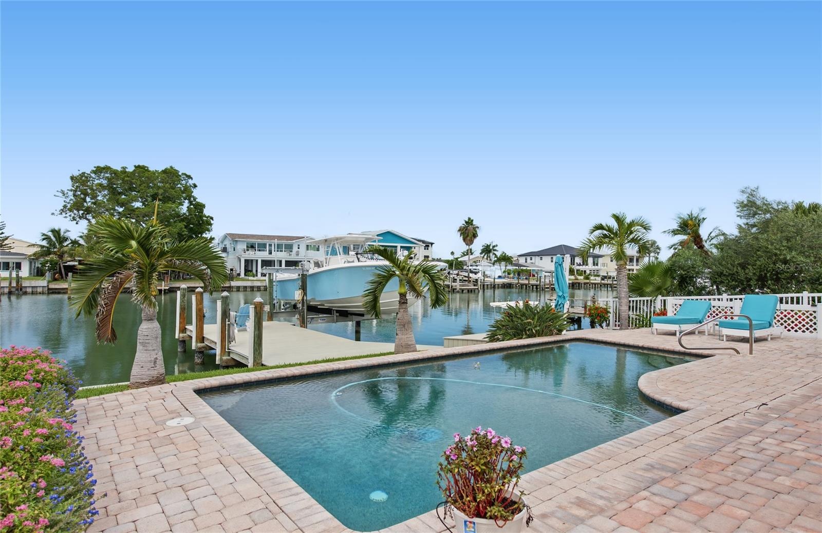 544 Lillian Dr, Madeira Beach