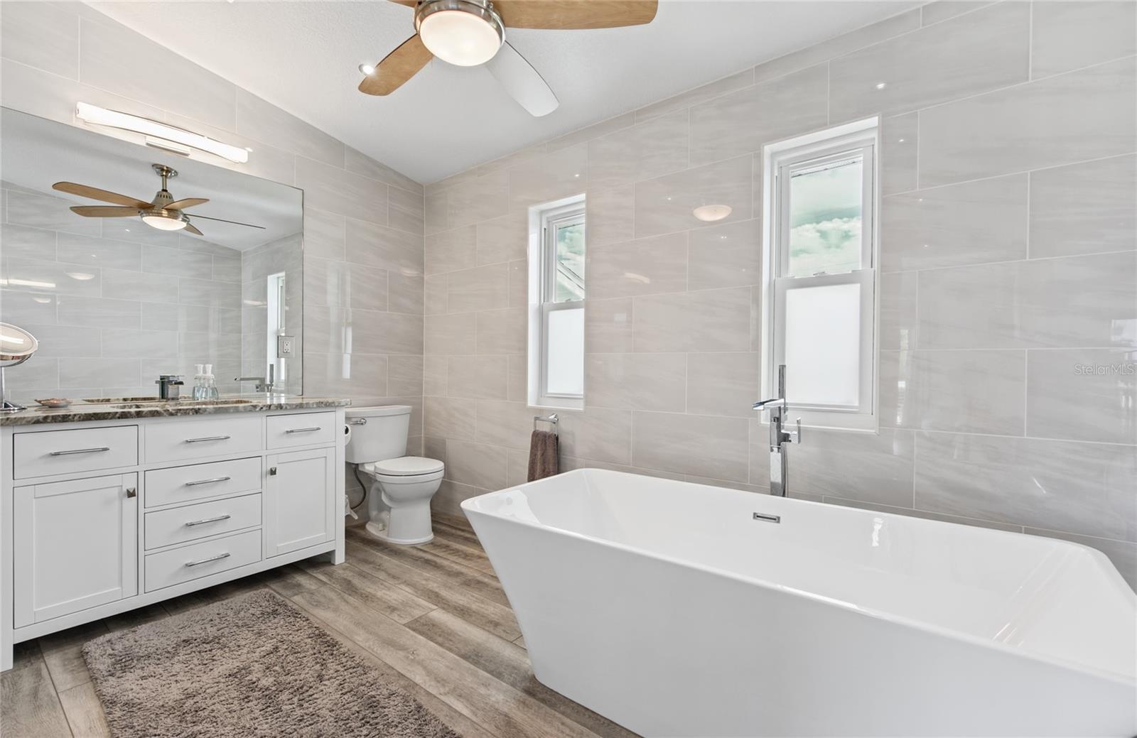 544 Lillian Dr, Madeira Beach  Primary bath