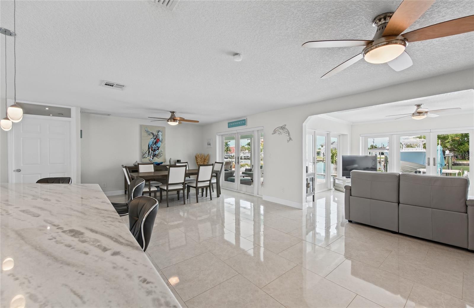 544 Lillian Dr, Madeira Beach