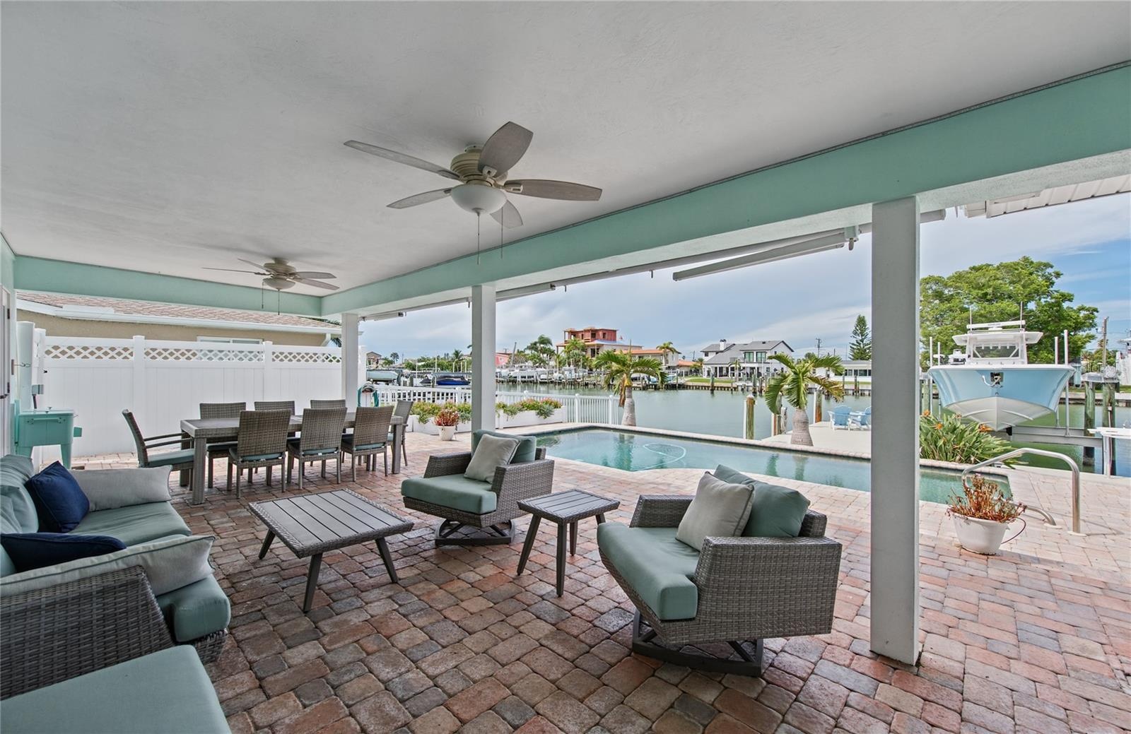 544 Lillian Dr Madeira Beach Patio