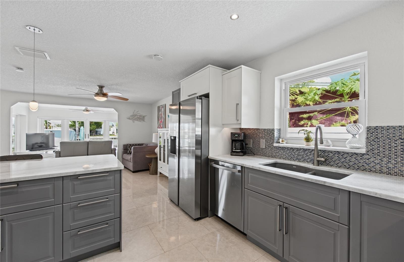 544 Lillian Dr, Madeira Beach