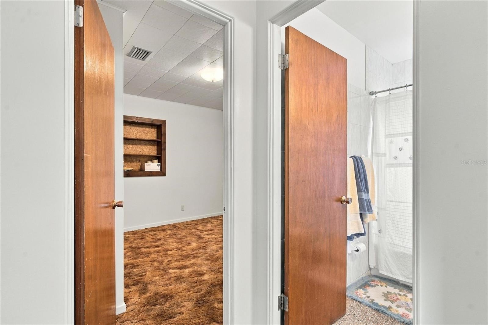Hall to BR 2 & BR 3