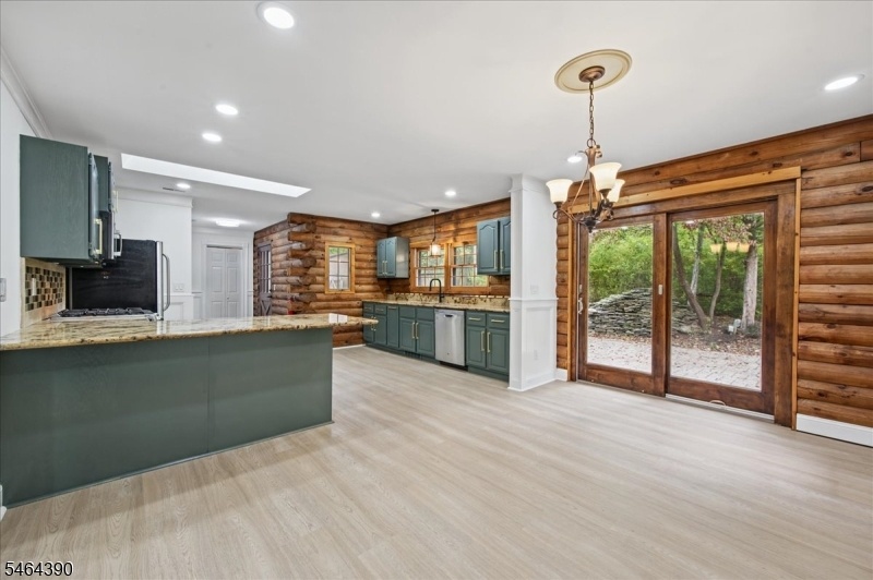 Dining Room & Kitchen