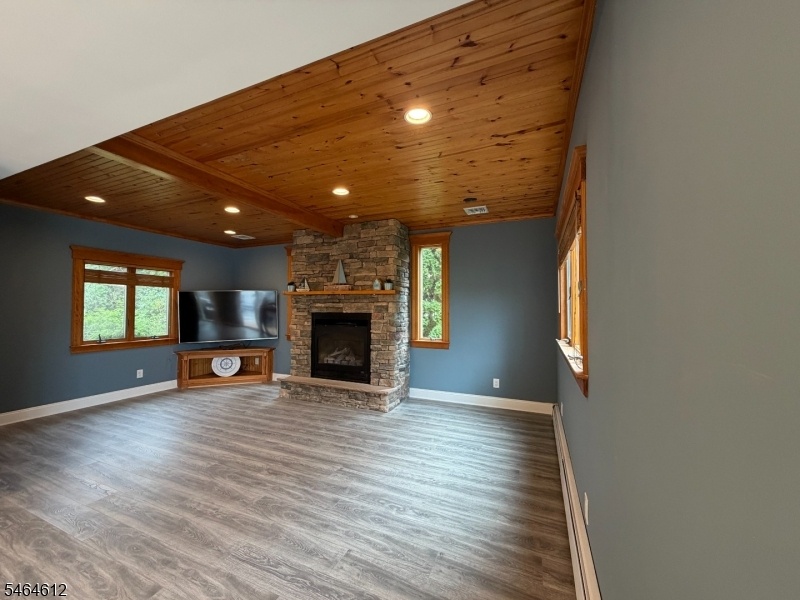 Gas fireplace